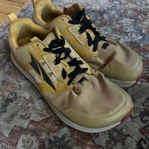 Altra Men's Lone Peak 6 (Men’s size 9)